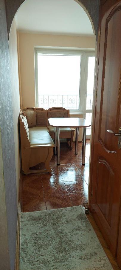 Apartment On Patriarkha Mstyslava Skrypnyka Street Київ Екстер'єр фото