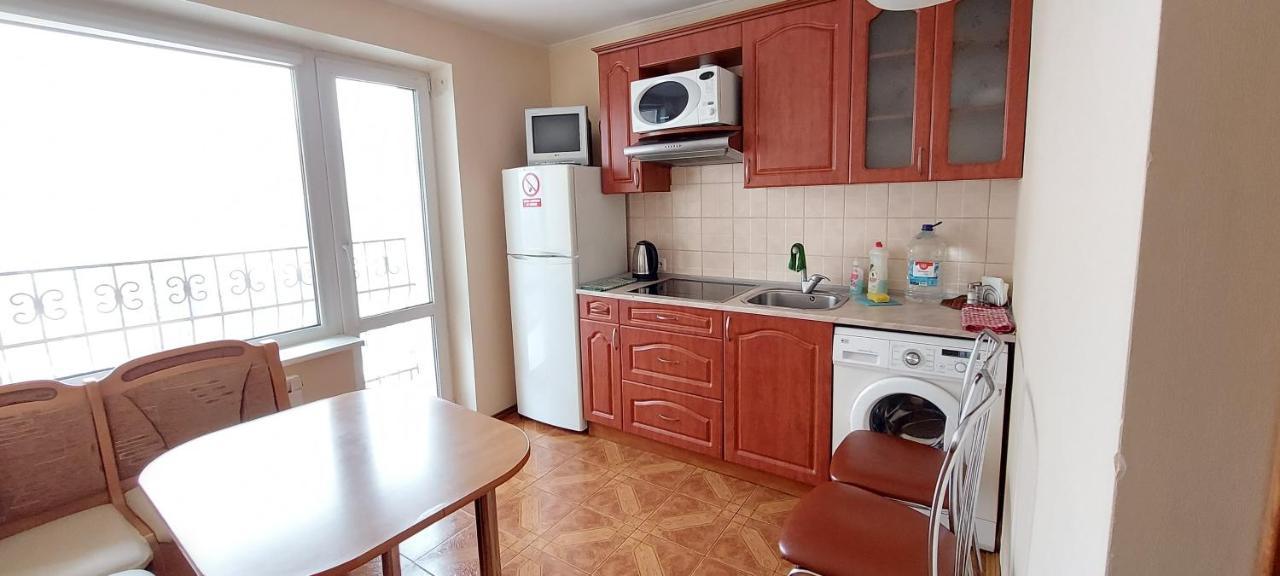 Apartment On Patriarkha Mstyslava Skrypnyka Street Київ Екстер'єр фото